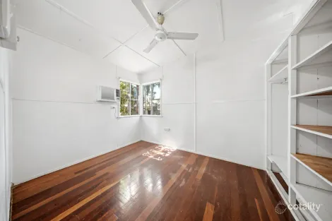 Property photo of 35 Montgomery Street West End QLD 4810