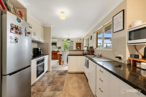 Property photo of 38 Dandelion Drive Middle Ridge QLD 4350