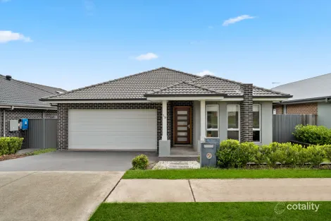19 Thorpe Cct, Oran Park, NSW 2570