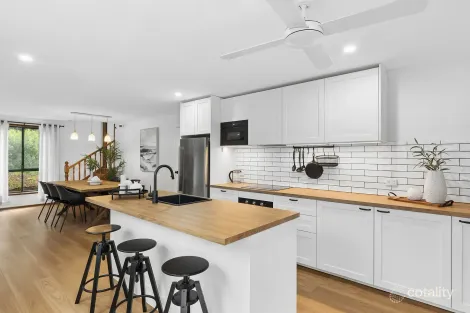 Property photo of 14 Railway Crescent Lisarow NSW 2250