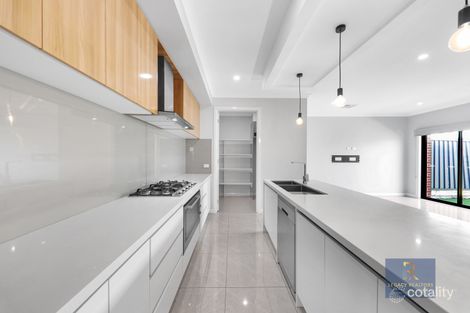 Property photo of 7 Heaton Street Tarneit VIC 3029