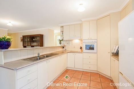 Property photo of 21 Flax Mill Close Drouin VIC 3818