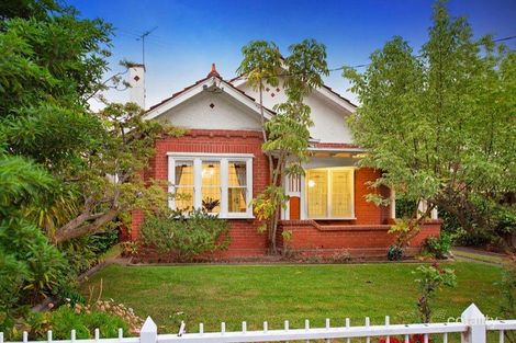 10 Selwyn Ave, Elwood, VIC 3184