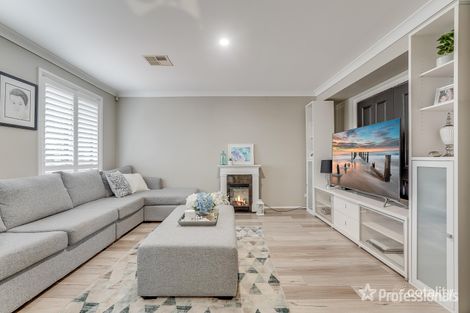 Property photo of 8 Rogers Way Mount Annan NSW 2567