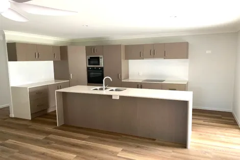 2 Anita St, Redland Bay, QLD 4165