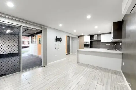 Property photo of 33 Chisholm Crescent Bradbury NSW 2560