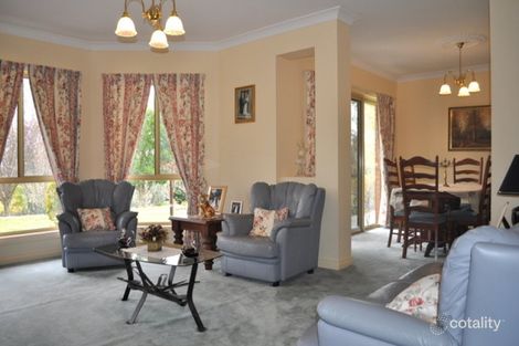 Property photo of 13 Everest Lane Table Top NSW 2640
