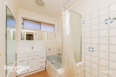 Property photo of 15 Springside Crescent Keysborough VIC 3173