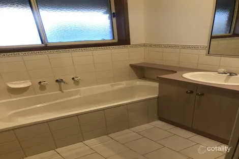 Property photo of 28 Gosse Avenue Loxton SA 5333