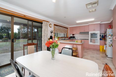 Property photo of 7 Hakea Place Springvale NSW 2650