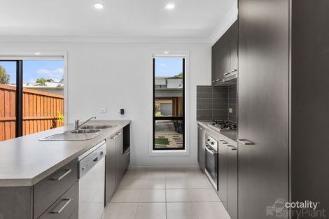 Property photo of 165 Spriggs Drive Croydon VIC 3136