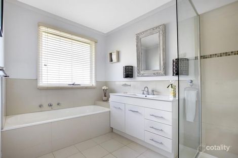 Property photo of 18 Jacobena Place Templestowe VIC 3106