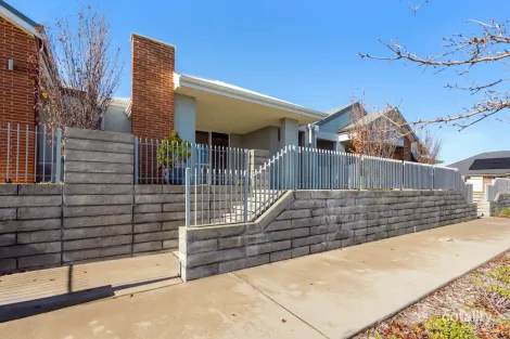 Property photo of 12 Skipsey Lane Ellenbrook WA 6069