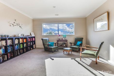 Property photo of 129 Newbury Boulevard Craigieburn VIC 3064