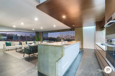 Property photo of 6/50 Holman Street Kangaroo Point QLD 4169