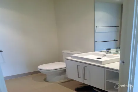 Property photo of 1605/25 Therry Street Melbourne VIC 3000