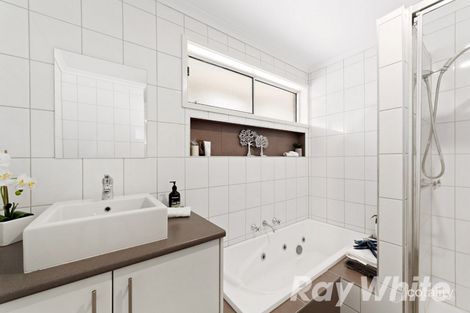 Property photo of 40 Cherry Tree Grove Croydon VIC 3136