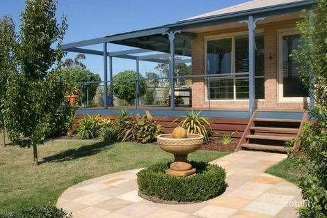 Property photo of 42-44 Marisa Crescent Berwick VIC 3806