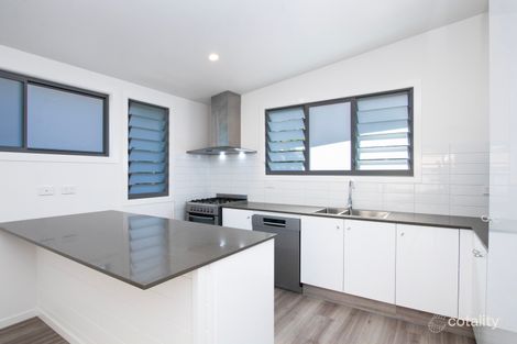 Property photo of 10 Hazelwood Close Suffolk Park NSW 2481