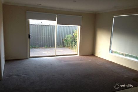 Property photo of 11 Duncombe Park Way Deer Park VIC 3023