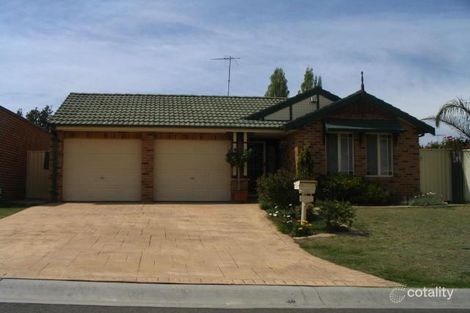 8 Lomond Ct, Wattle Grove, NSW 2173