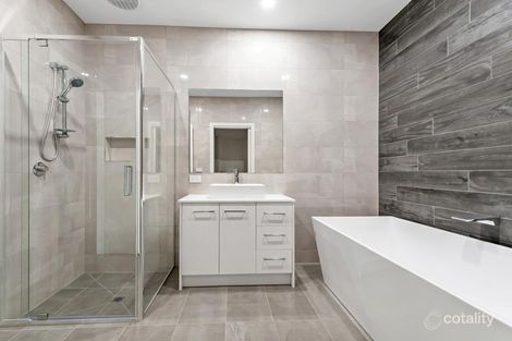 Property photo of 4/156 The Esplanade Caroline Springs VIC 3023