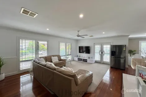 Property photo of 31 Schaefer Close Tingira Heights NSW 2290