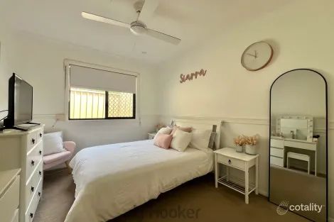 Property photo of 31 Schaefer Close Tingira Heights NSW 2290