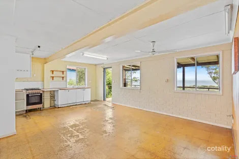 Property photo of 63 Rainbow Crescent Dunwich QLD 4183