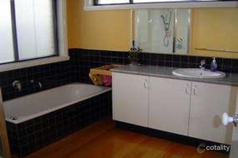 Property photo of 8 Philden Way Spring Gully VIC 3550