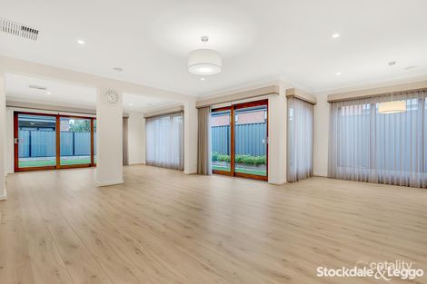 Property photo of 22 Mountleigh Circuit Craigieburn VIC 3064