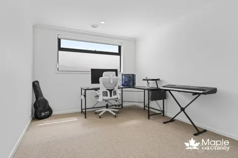 Property photo of 4 Roseburn Avenue Mickleham VIC 3064