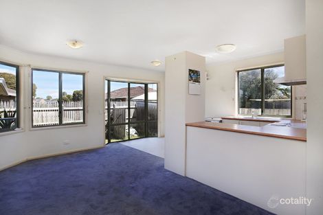 2/18 Garden Ct, Keysborough, VIC 3173