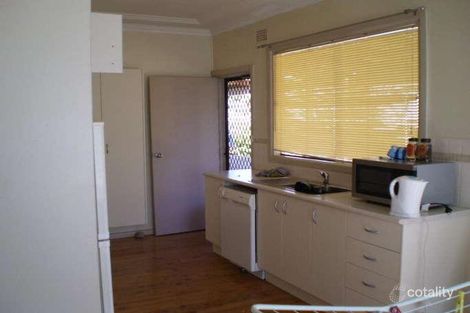 Property photo of 25 Mulgen Crescent Bomaderry NSW 2541
