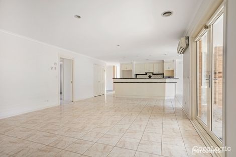 Property photo of 27 Hammerwood Green Beaconsfield VIC 3807