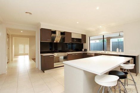 Property photo of 7 Burley Court Manor Lakes VIC 3024