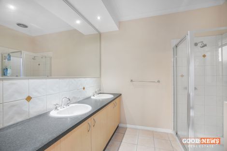 Property photo of 8 Netherton Place Caroline Springs VIC 3023