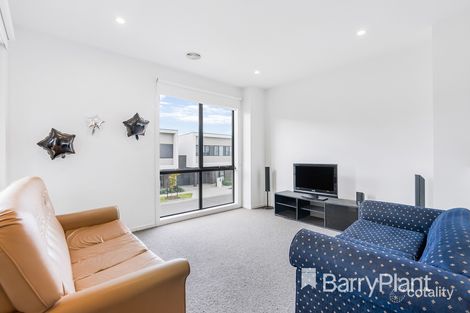 Property photo of 65 Oakden Crescent St Albans VIC 3021