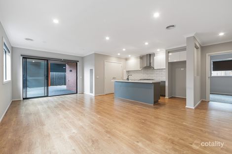 Property photo of 19 Kiwi Crescent Cranbourne South VIC 3977