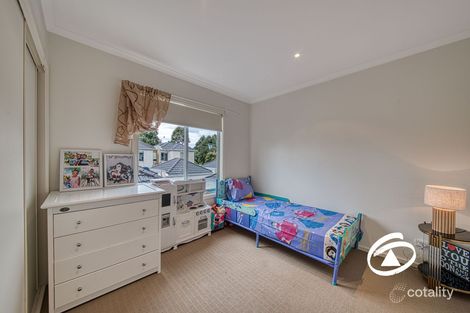Property photo of 2/11 Howqua Place Pakenham VIC 3810