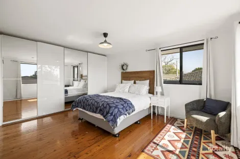 Property photo of 2 Ross Street Mount Lofty QLD 4350