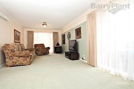 Property photo of 17 Kimburra Court Kurunjang VIC 3337