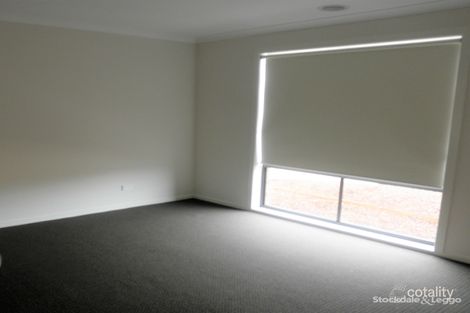Property photo of 5 Fourth Mews Maddingley VIC 3340