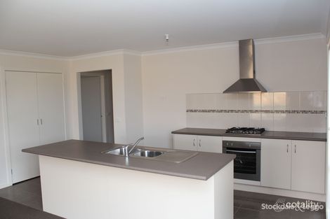 Property photo of 5 Fourth Mews Maddingley VIC 3340