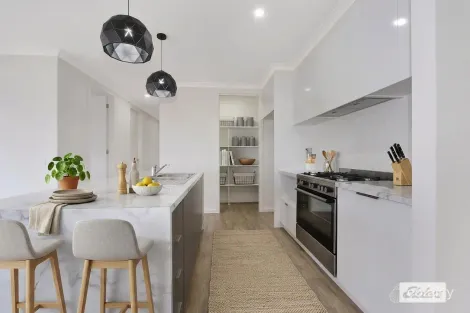 Property photo of 24 Dartnell Crescent Wodonga VIC 3690