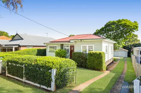 28 Collins St, Mount Lofty, QLD 4350