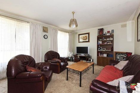 Property photo of 17 Boyle Crescent Mill Park VIC 3082