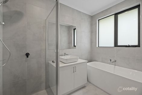 Property photo of 13 Manallack Lane Drouin VIC 3818