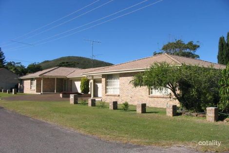 2 Edward St, Shoal Bay, NSW 2315