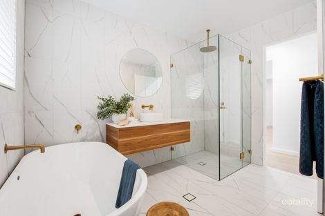 11 Haynes St, Wyoming, NSW 2250